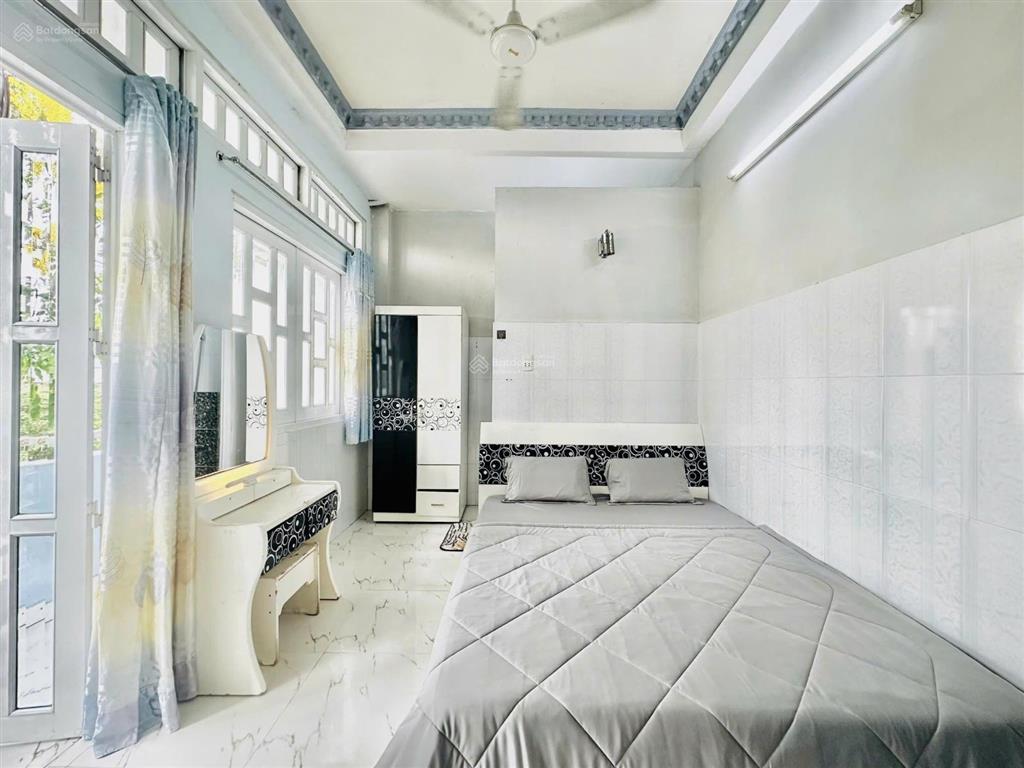 Phòng trọ full nội thất, có ban công, gần nguyễn văn linh giá 2,2 triệu