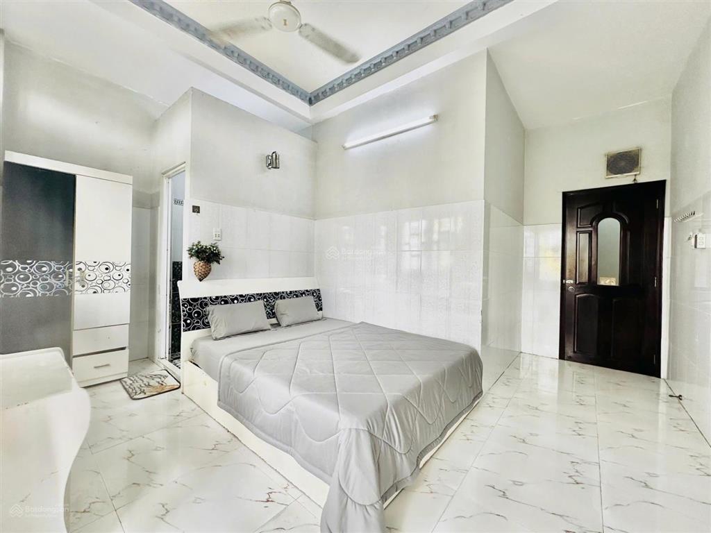 Phòng trọ full nội thất, có ban công, gần nguyễn văn linh giá 2,2 triệu