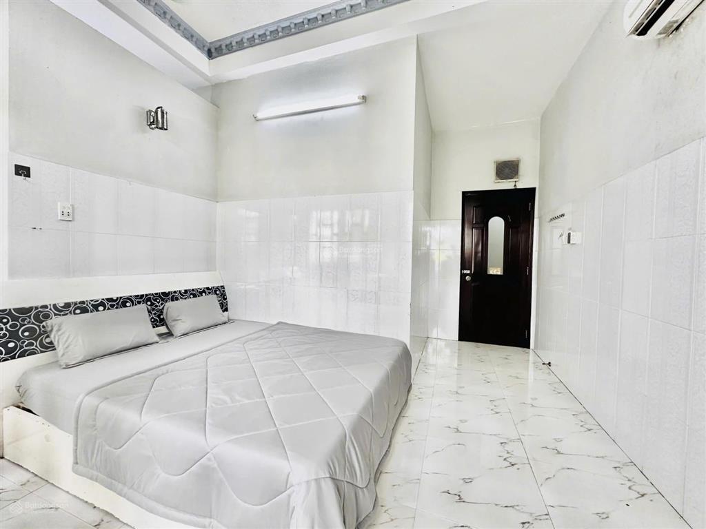 Phòng trọ full nội thất, có ban công, gần nguyễn văn linh giá 2,2 triệu