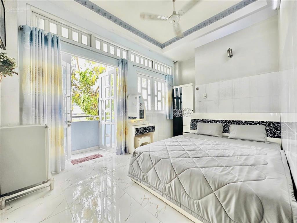 Phòng trọ full nội thất, có ban công, gần nguyễn văn linh giá 2,2 triệu