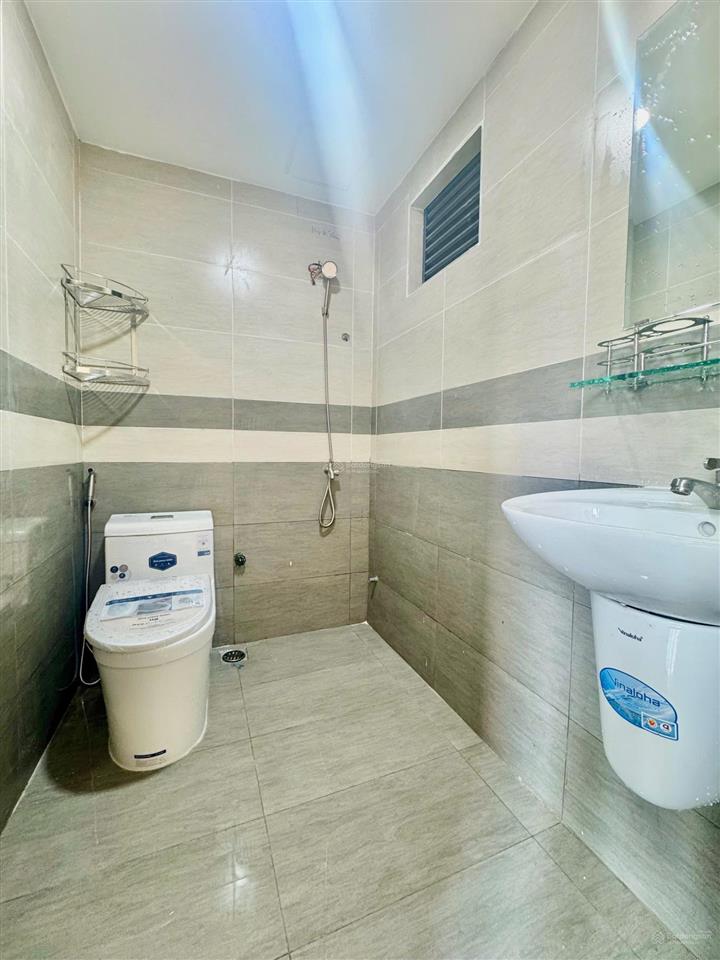 Phòng 25m2 gần ueh và vhu nguyễn văn linh, có ban công, thang máy, wc riêng