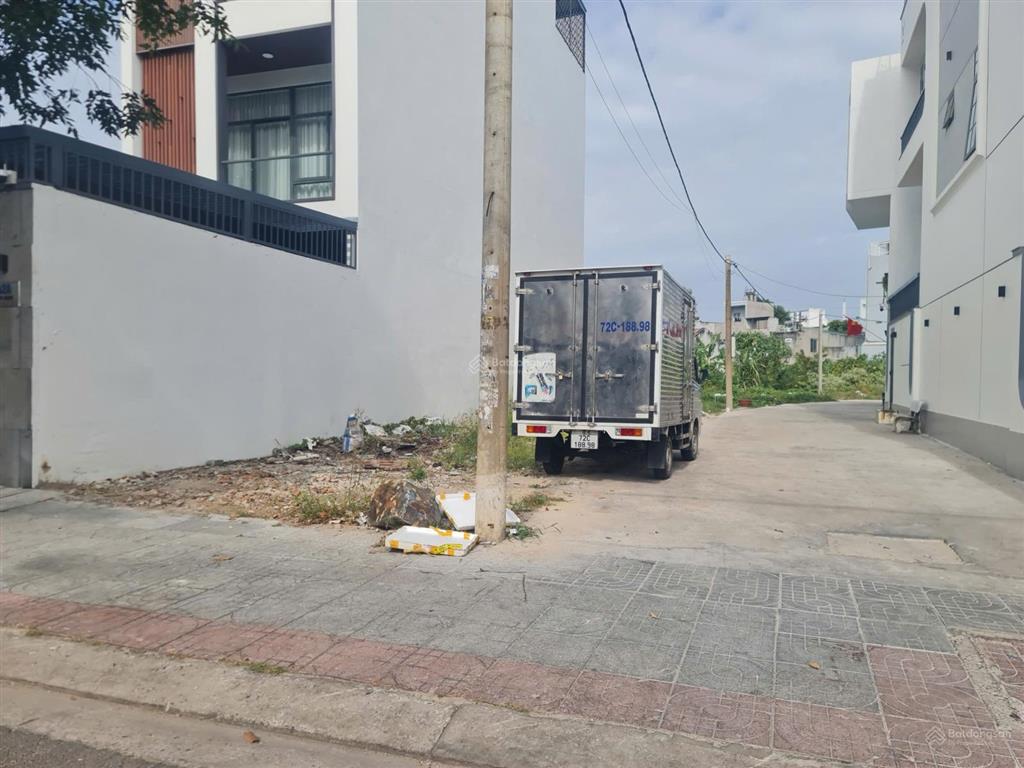 Chính chủ gửi bán lô đất góc 2 mặt tiền đường bến nôm, p. rạch dừa tp vũng tàu, dt 111m2 giá 8.3 tỷ