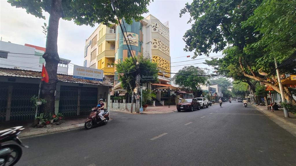 Nhà 1 tr 5 lầu đang kinh doanh tốt đường ngô đức kế , tttm phường 7 vũng tàu có hầm oto dt 349m2
