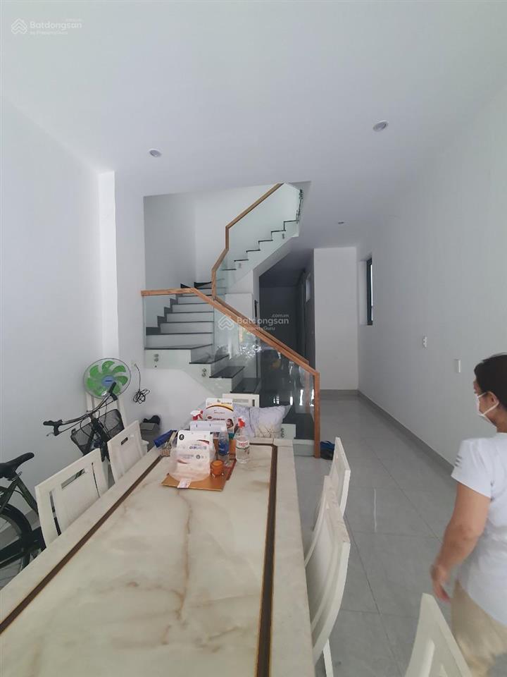 Bán nhà 1 tr 3 lầu mặt tiền lê quý đôn p.1 vũng tàu gần biển 500m ,phòng họp to làm tòa nhà vp tốt
