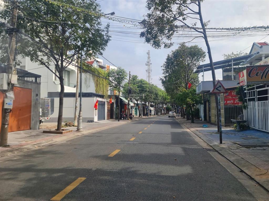 Bán lô đất góc 2 mt đường bến nôm p.rạch dừa dt 111m2 giá 8.3 tỷ tl gần trường , gần chợ đường 13m