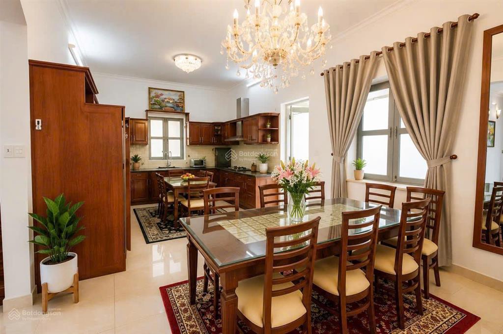 Biệt thự 2 tầng vip dt 355m2 khu đồi ngọc tước cách biển 500m2 , giá tốt chỉ 35 tỷ , shr , hồ bơi