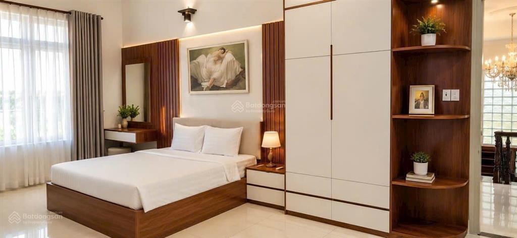 Biệt thự 2 tầng vip dt 355m2 khu đồi ngọc tước cách biển 500m2 , giá tốt chỉ 35 tỷ , shr , hồ bơi
