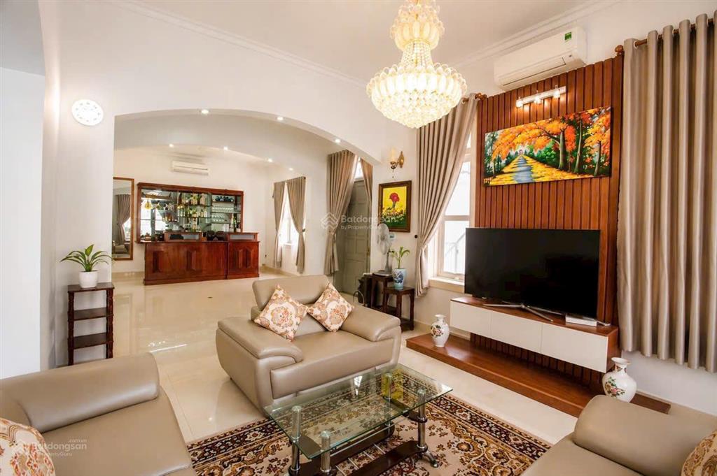 Biệt thự 2 tầng vip dt 355m2 khu đồi ngọc tước cách biển 500m2 , giá tốt chỉ 35 tỷ , shr , hồ bơi