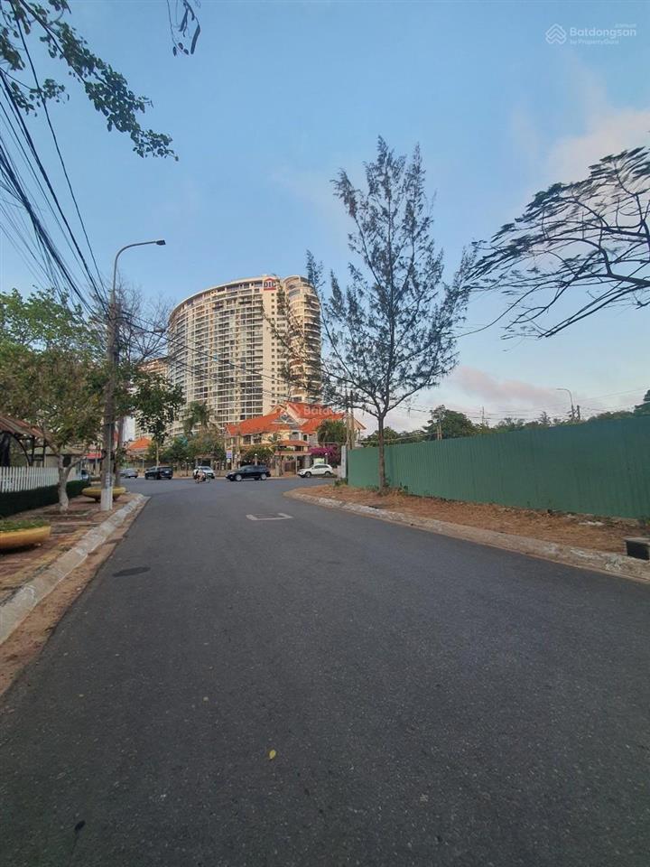 Bán lô đất biệt thự đẹp góc 3 mặt tiền đường 3/2 khu đô thị chí linh vũng tàu dt 675m2 giá 59,9 tỷ