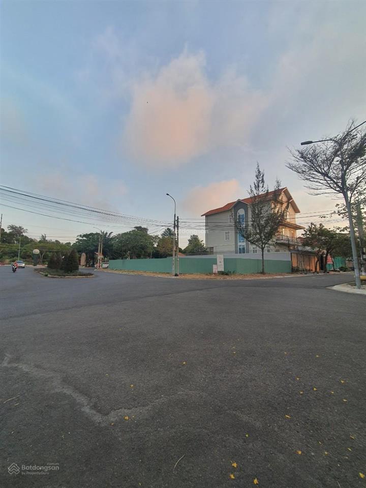 Bán lô đất biệt thự đẹp góc 3 mặt tiền đường 3/2 khu đô thị chí linh vũng tàu dt 675m2 giá 59,9 tỷ