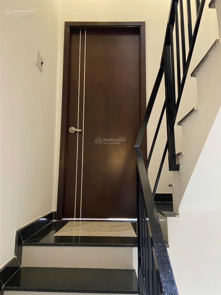 Bán nhà đường hoa sữa p.7 quận phú nhuận  ngay phan xích long
