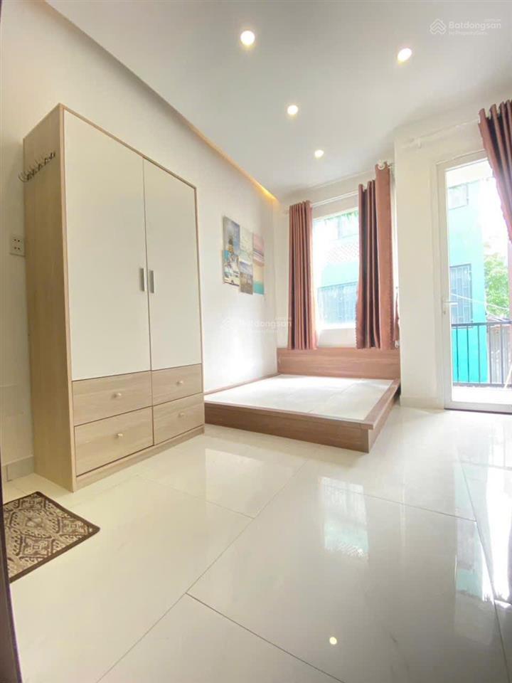 Bán nhà đường hoa sữa p.7 quận phú nhuận  ngay phan xích long