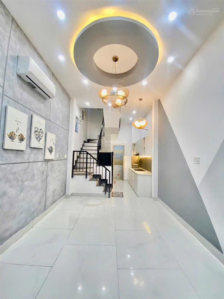 Bán nhà đường hoa sữa p.7 quận phú nhuận  ngay phan xích long