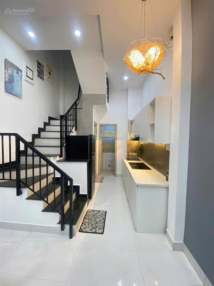 Bán nhà đường hoa sữa p.7 quận phú nhuận  ngay phan xích long