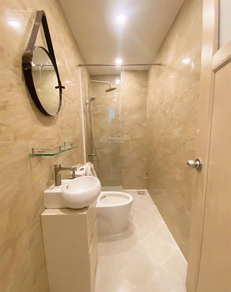 Bán nhà đường hoa sữa p.7 quận phú nhuận  ngay phan xích long
