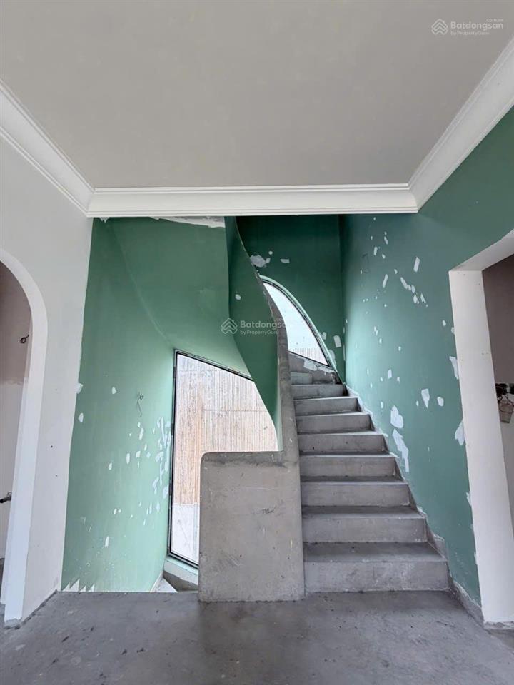 Bán biệt thự 520m2  99/8 đặng văn bi tp thủ đức, gần vincom, có hồ bơi, sân vườn