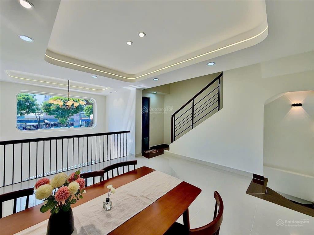 Bán nhà mặt tiền đường phạm văn đồng p.3 gò vấp  nằm gần công viên gia định