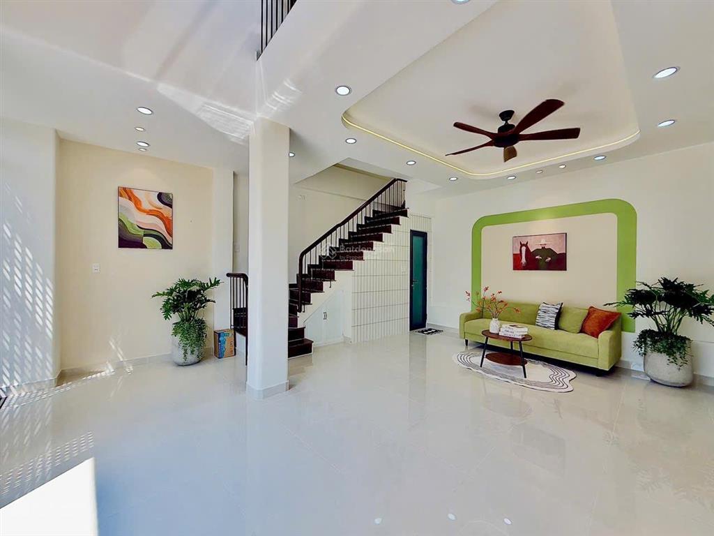 Bán nhà mặt tiền đường phạm văn đồng p.3 gò vấp  nằm gần công viên gia định