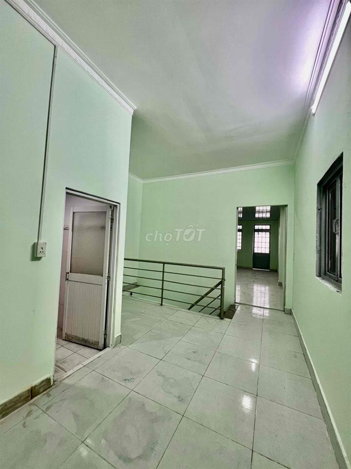 Cho Thuê Nhà Mới Xây DT 100m2 1Trệt 1Lửng 3Pn 1Wc Đường Xe Tải