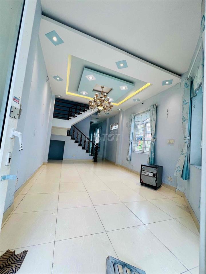 Cho Thuê Nhà Căn Góc Thoáng Mát DT 180m2 1Trệt 2Lầu 3Pn 3Wc Xe Tải Đậu