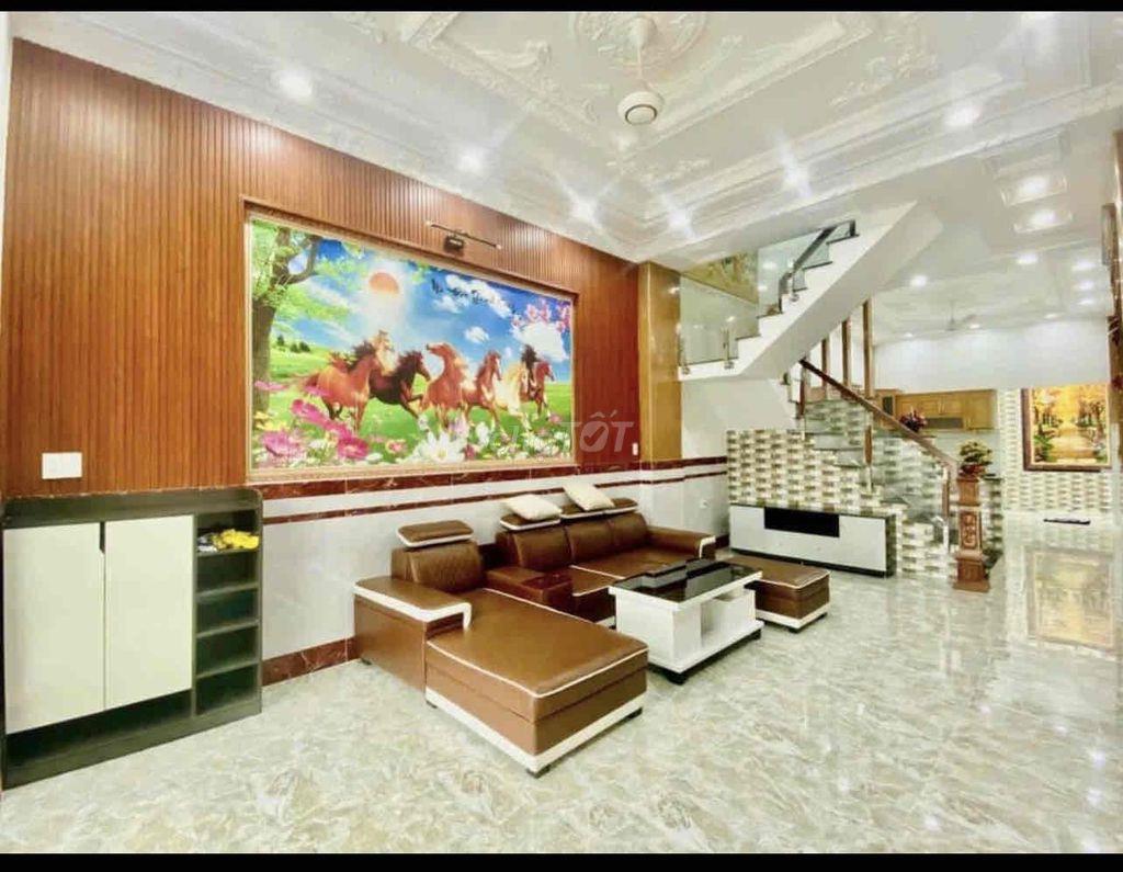 Cho Thuê Nhà DT 220m2 1Trệt 3Lầu 4Pn 3Wc Full Nội Thất Hẻm Xe Tải