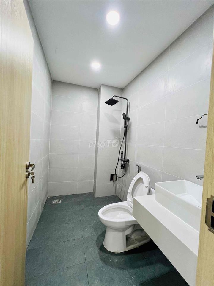 Cho Thuê Nguyên Căn Nhà Mới Xây 100% DT 250m2 1Trệt 1Lửng 3Lầu 4Pn 5Wc