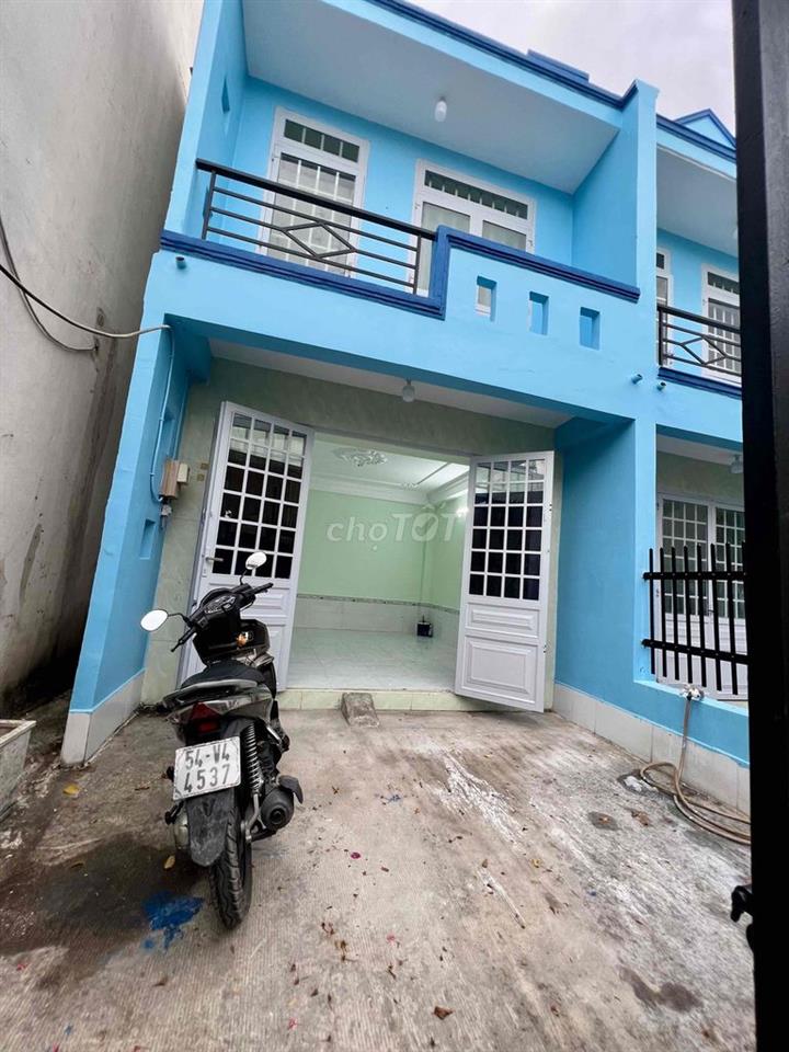 Cho Thuê Nhà Mới Xây DT 180m2 1Trệt 2Lầu 4Pn 3Wc Sân Đậu Ôtô 7 Chổ