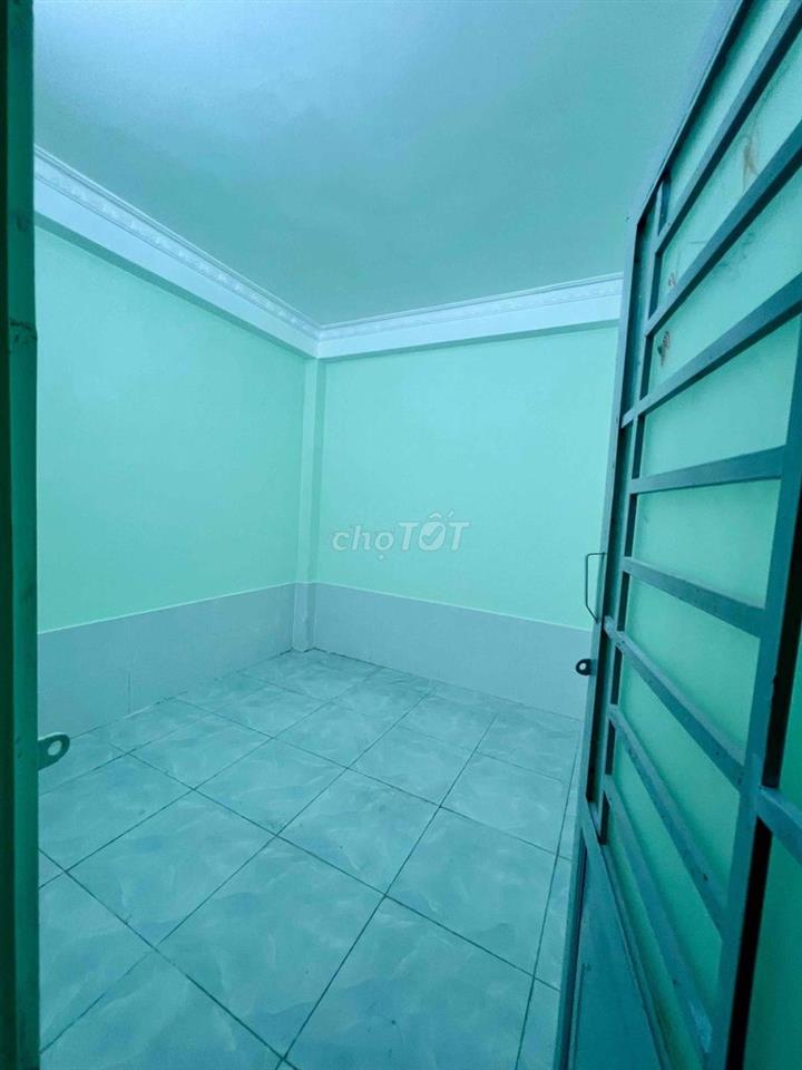 Cho Thuê Nhà Mới Xây DT 180m2 1Trệt 2Lầu 4Pn 3Wc Sân Đậu Ôtô 7 Chổ
