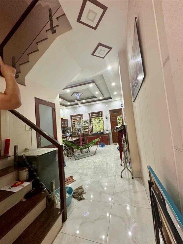 Cho Thuê Nhà Mặt Tiền Nguyễn Thị Sáu DT 5,5x38 1Trệt 2Lầu