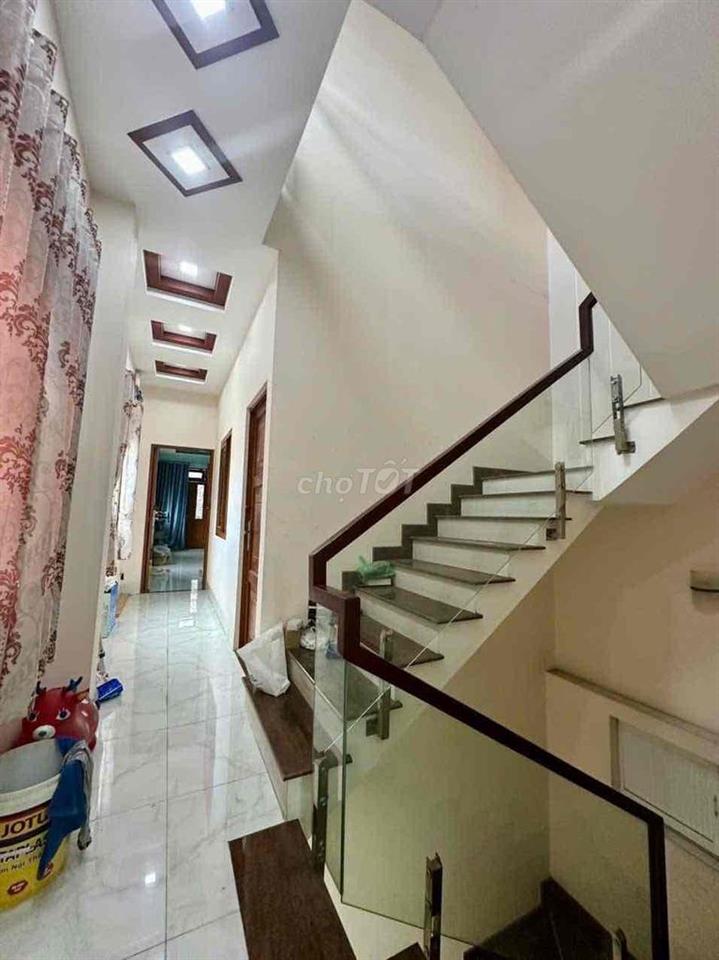 Cho Thuê Nhà Mặt Tiền Nguyễn Thị Sáu DT 5,5x38 1Trệt 2Lầu