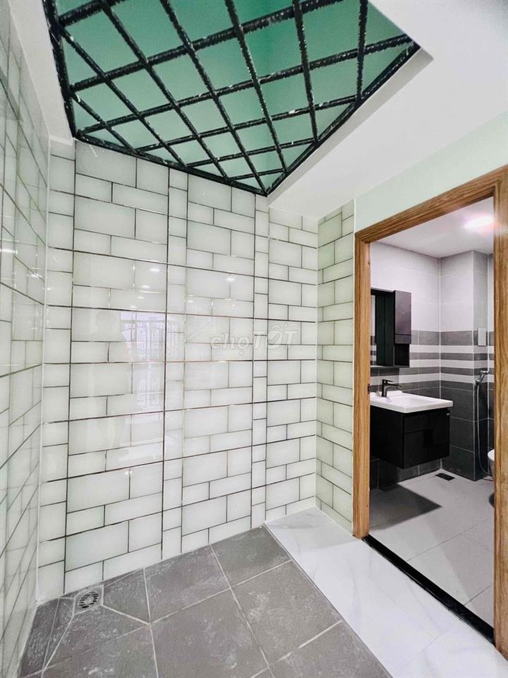 Cho Thuê Nhà Phố DT 250m2 1Trệt 1Lửng 3Lầu 4Pn 5Wc Hẻm Xe Tải