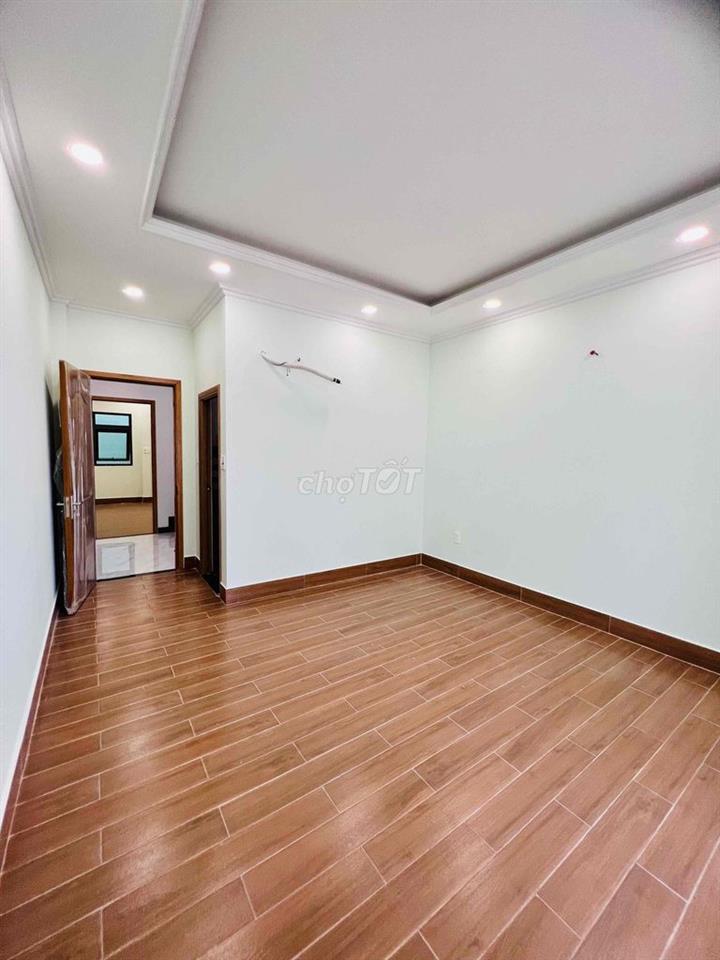 Cho Thuê Nhà Phố DT 250m2 1Trệt 1Lửng 3Lầu 4Pn 5Wc Hẻm Xe Tải