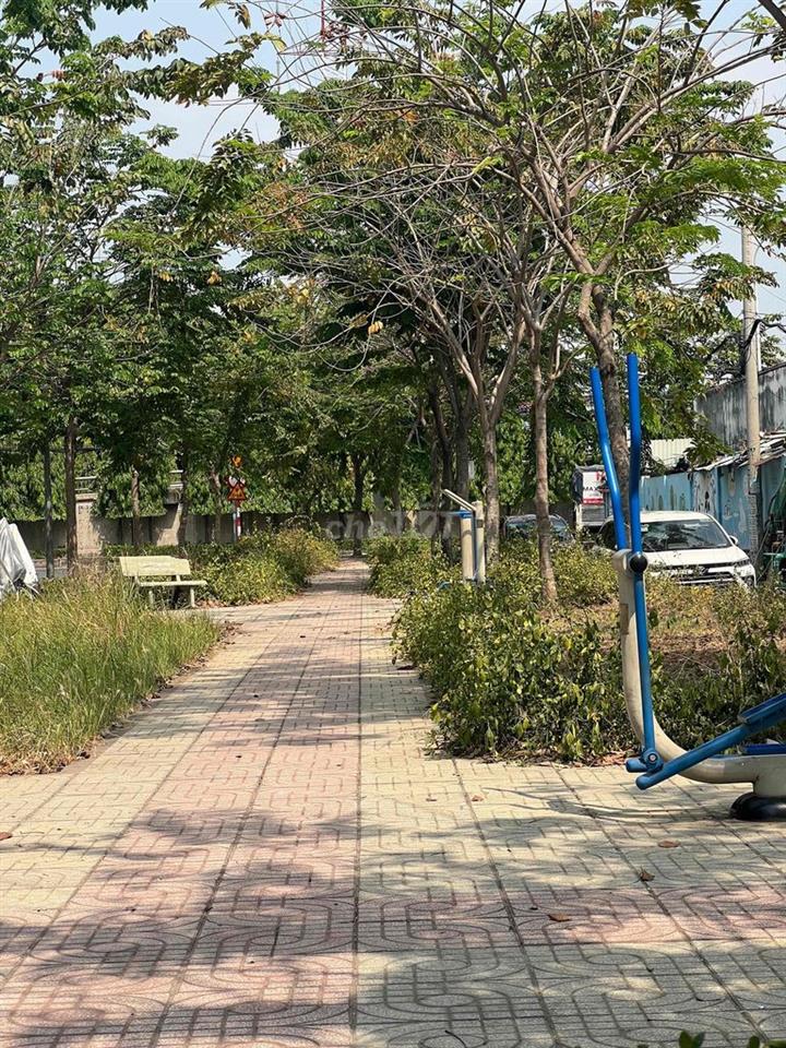 Cho Thuê Nguyên Căn Biệt Thự DT 800m2 1Trệt 3Lầu 6Pn 6Wc Y Như Hình