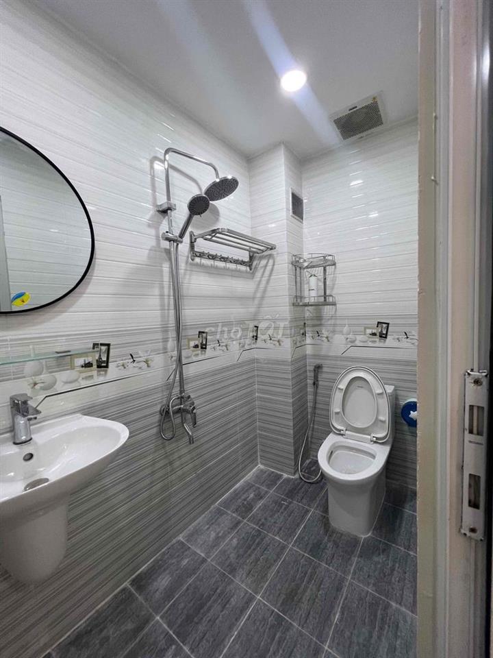 Cho Thuê Nguyên Căn Biệt Thự DT 800m2 1Trệt 3Lầu 6Pn 6Wc Y Như Hình