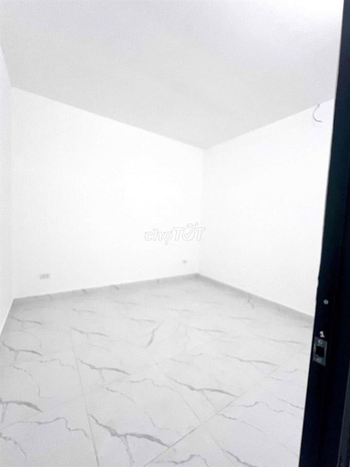 Cho Thuê Nhà Mới Xây 100% DT 100m2 1Trệt 1Lửng 3Pn 1Wc Hẻm Rộng 10M