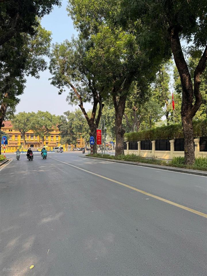 Siêu biệt thự pháp cổ có 102 mặt phố chu văn an, ba đình, 825m2, mặt tiền 16m chỉ 375 tỷ