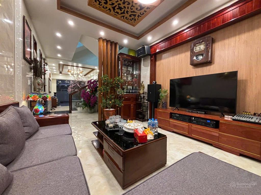 Bán gấp nhà tại lô 22 lê hồng phong, ngô quyền, full nội thất cao cấp, có thang máy