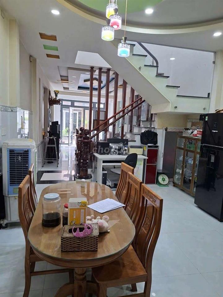Nhà một lầu Bình Thành 4*20 có nội thất cao cấp. đường nhựa 8m