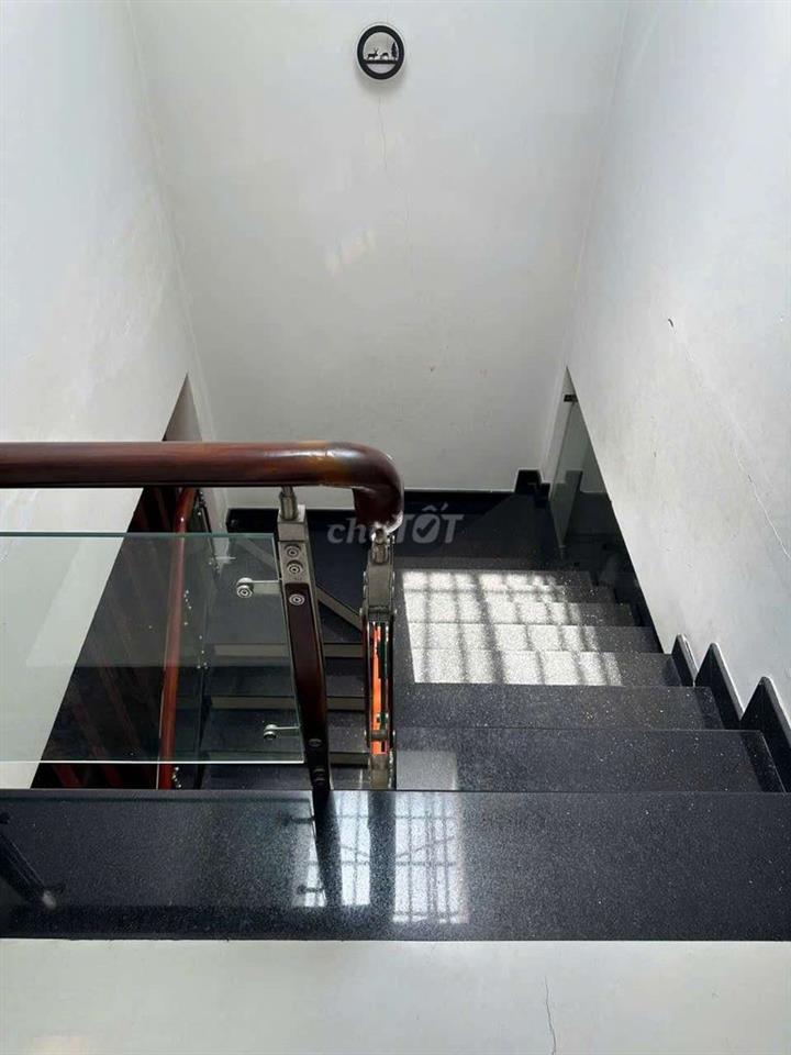 Nhà một lầu Bình Thành 4*20 có nội thất cao cấp. đường nhựa 8m