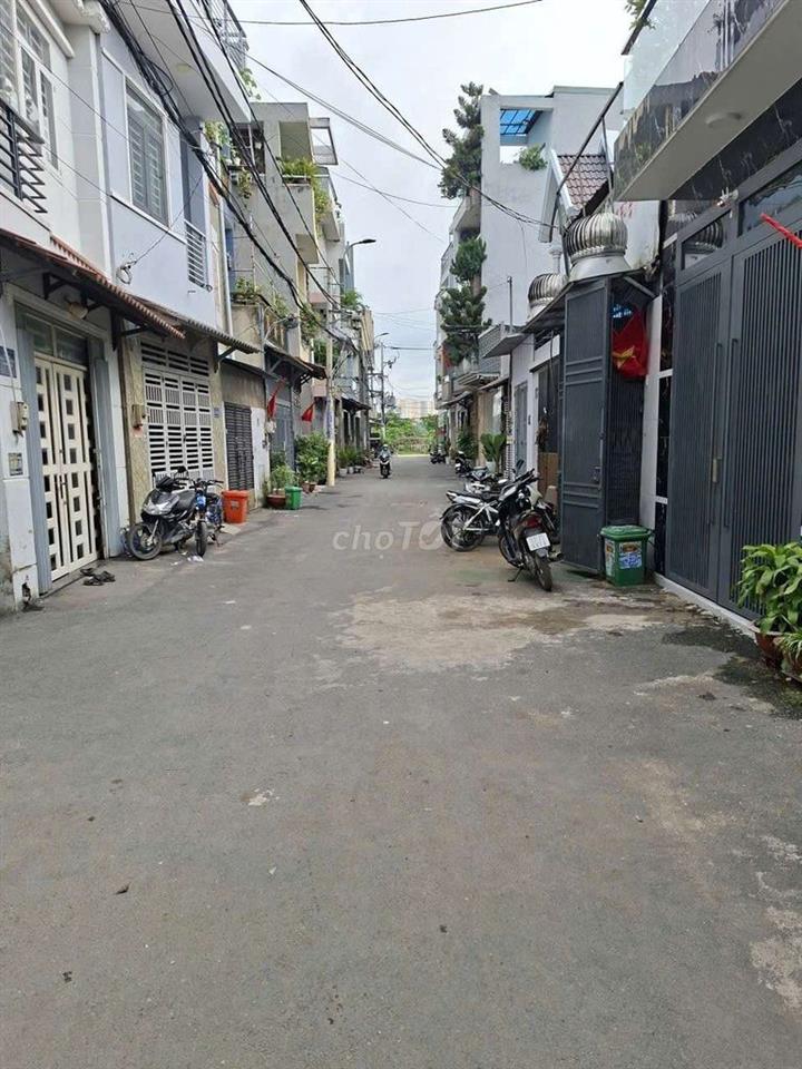 Nhà một lầu Bình Thành 4*20 có nội thất cao cấp. đường nhựa 8m