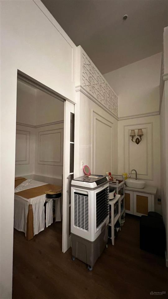 Bán căn khối đế saigon royal 43m² có sẵn dòng tiền 204tr/năm chỉ 5 tỷ all in