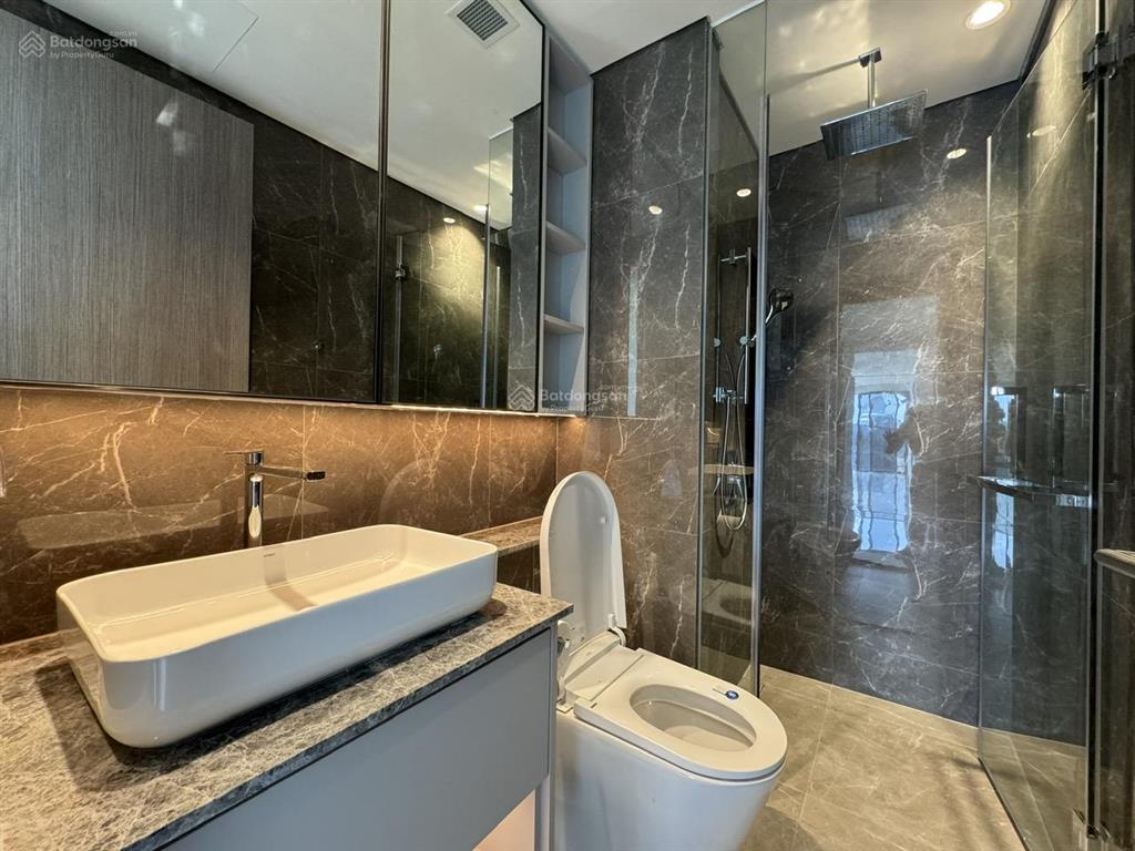 Cho thuê opera residence 3pn 137m2 tầng 2x view trung tâm tp.hcm 145tr/tháng