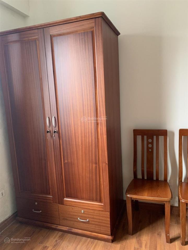 Cho thuê căn hộ 120m2, 3 phòng ngủ, đầy đủ tiện nghi, 2 nhà vs, sofa, giường tủ, bếp, bàn ăn đầy đủ