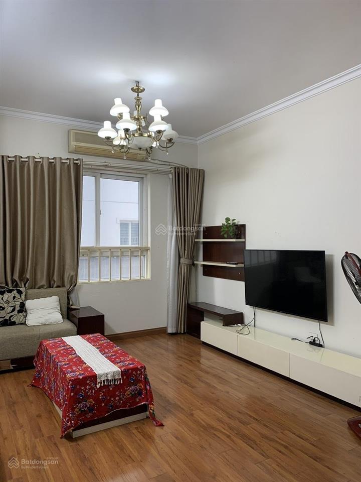 Cho thuê căn hộ 120m2, 3 phòng ngủ, đầy đủ tiện nghi, 2 nhà vs, sofa, giường tủ, bếp, bàn ăn đầy đủ