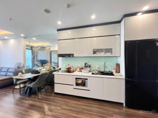 Bán căn 2pn full đồ đẹp tầng trung chung cư hoàng huy commerce  võ nguyên giáp.  0906 270 ***.