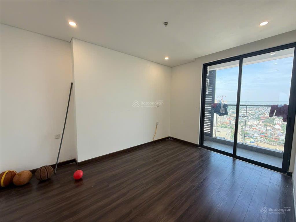 Bán căn 2pn mã ch21 diện tích rộng, view thoáng giá 2.2** triệu chung cư hoàng huy sở dầu hồng bàng