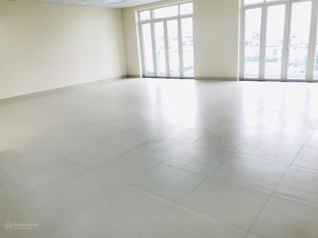Chính chủ cho thuê văn phòng dt 210m2