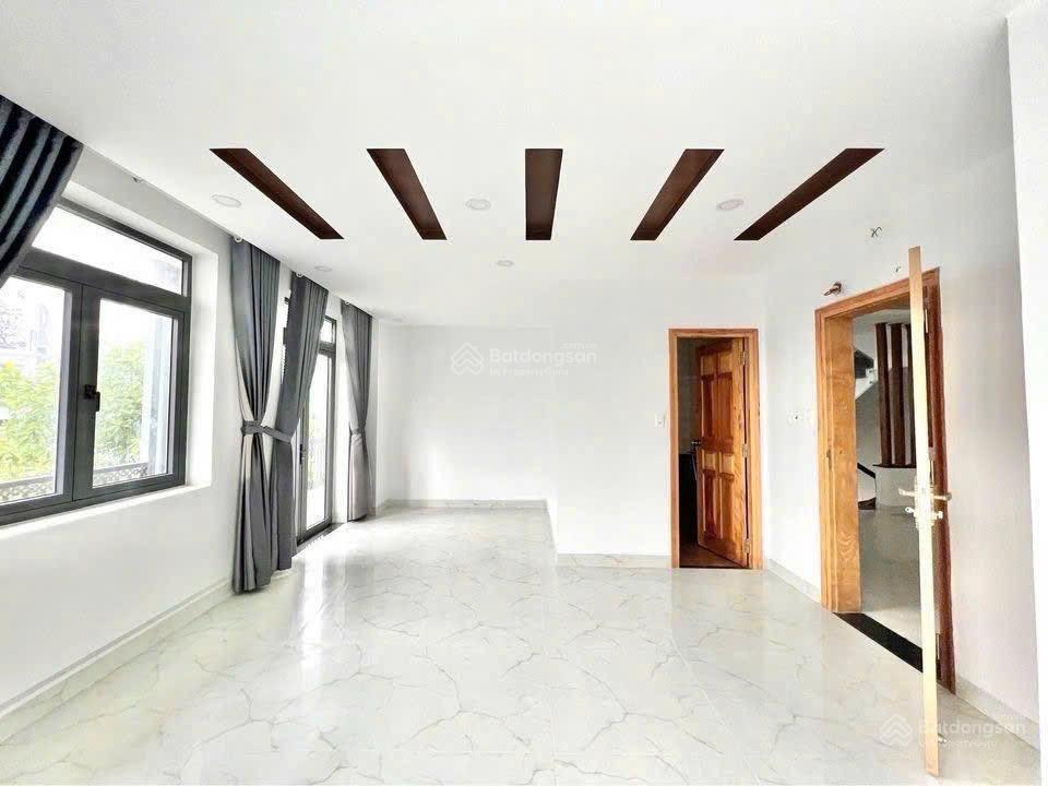 Cho thuê căn góc 2 mặt tiền  kđt hà quang 2  dtsd 600m2.