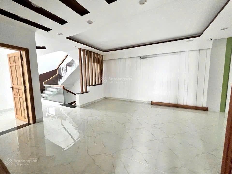 Cho thuê căn góc 2 mặt tiền  kđt hà quang 2  dtsd 600m2.