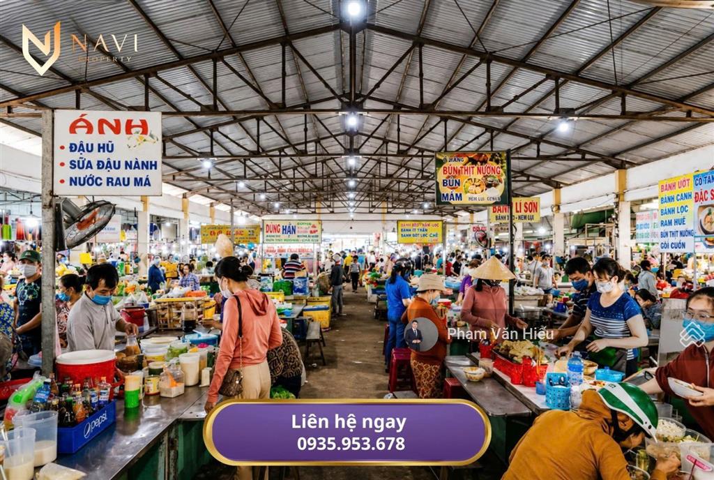 Bán đất tại trục chính chợ phường điện nam trung, gía 3,3 tỷ, dt 124m2 ngang 5,4m nở hậu 7,2 m.